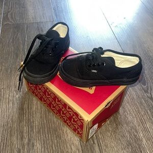Black Vans 8c